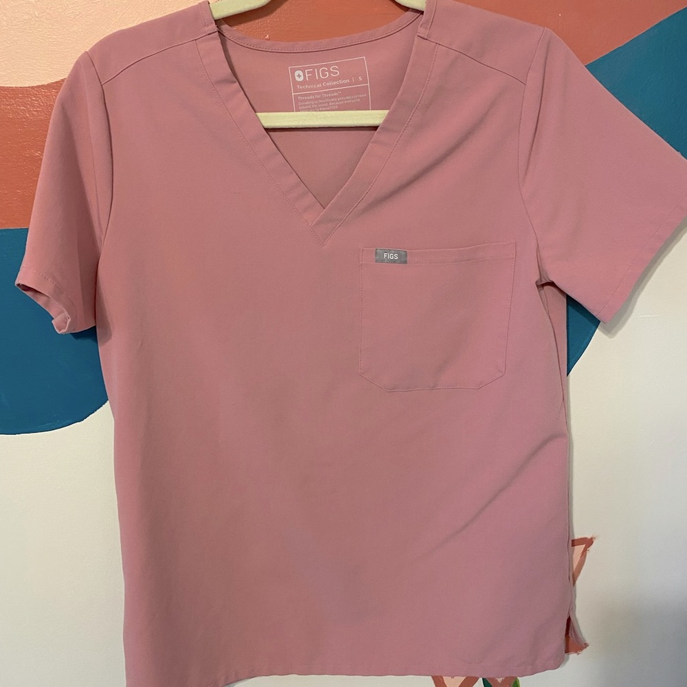 Small figs pink one pocket scrub top